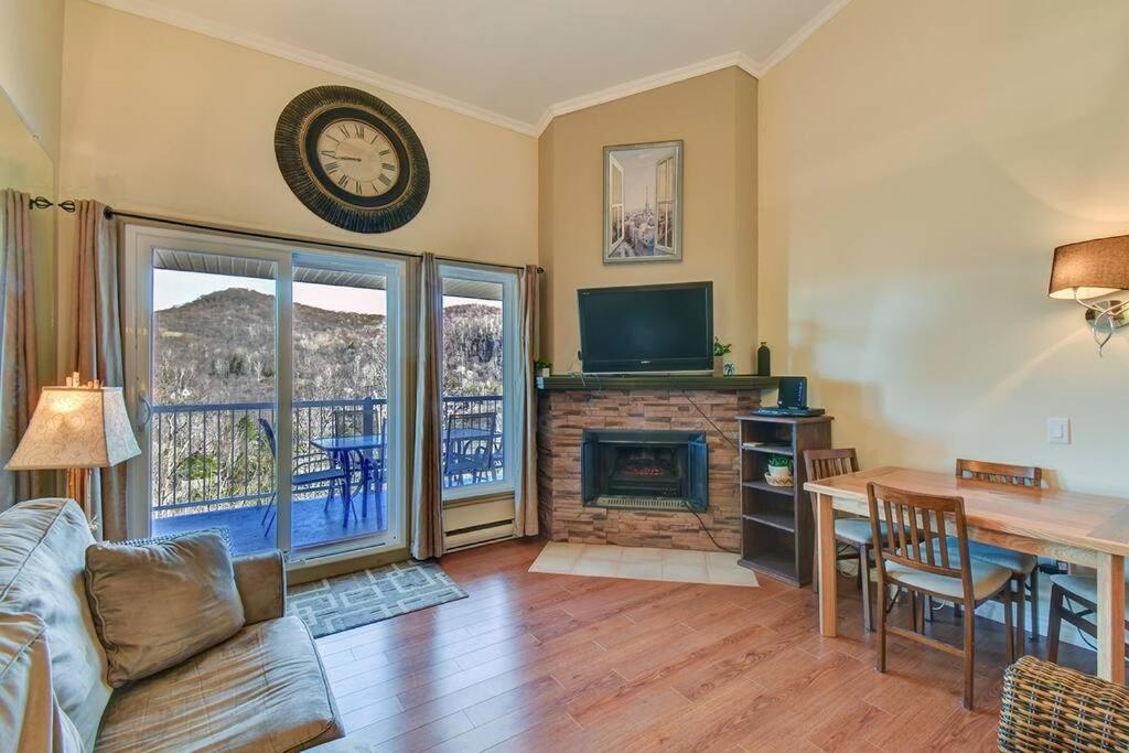 Charming Tremblant 1 Bedroom With Pool And Hot Tub Mont-Tremblant Eksteriør bilde