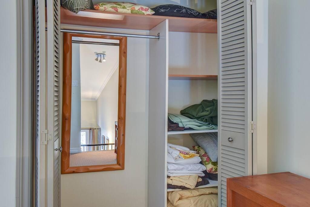 Charming Tremblant 1 Bedroom With Pool And Hot Tub Mont-Tremblant Eksteriør bilde