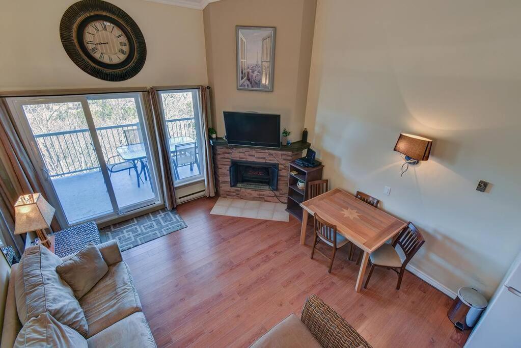 Charming Tremblant 1 Bedroom With Pool And Hot Tub Mont-Tremblant Eksteriør bilde